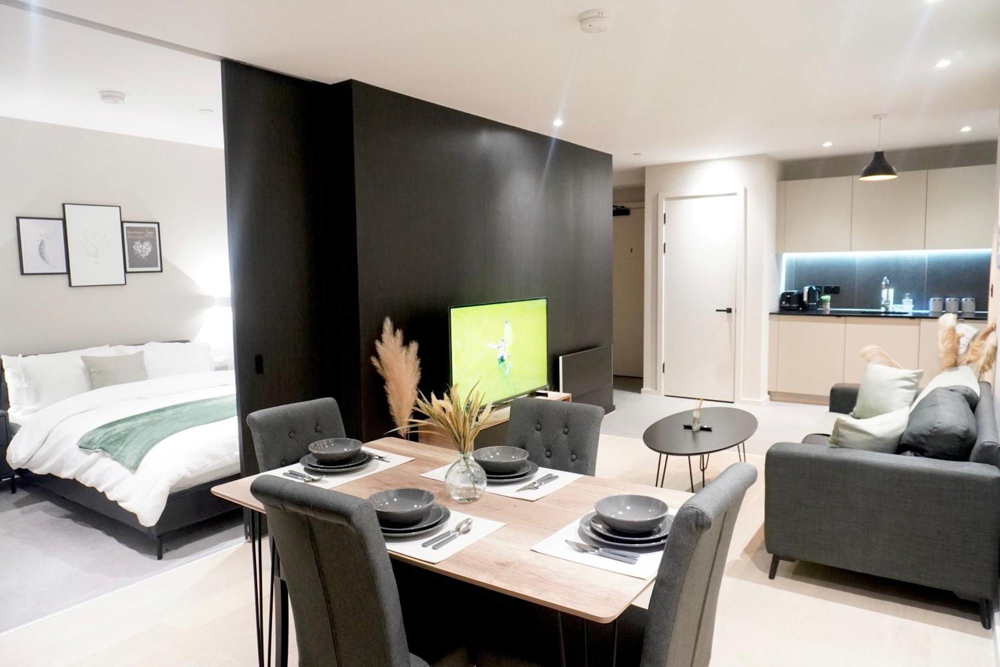 Central Manchester Luxury 2 Bed Apartment With Balcony Extérieur photo