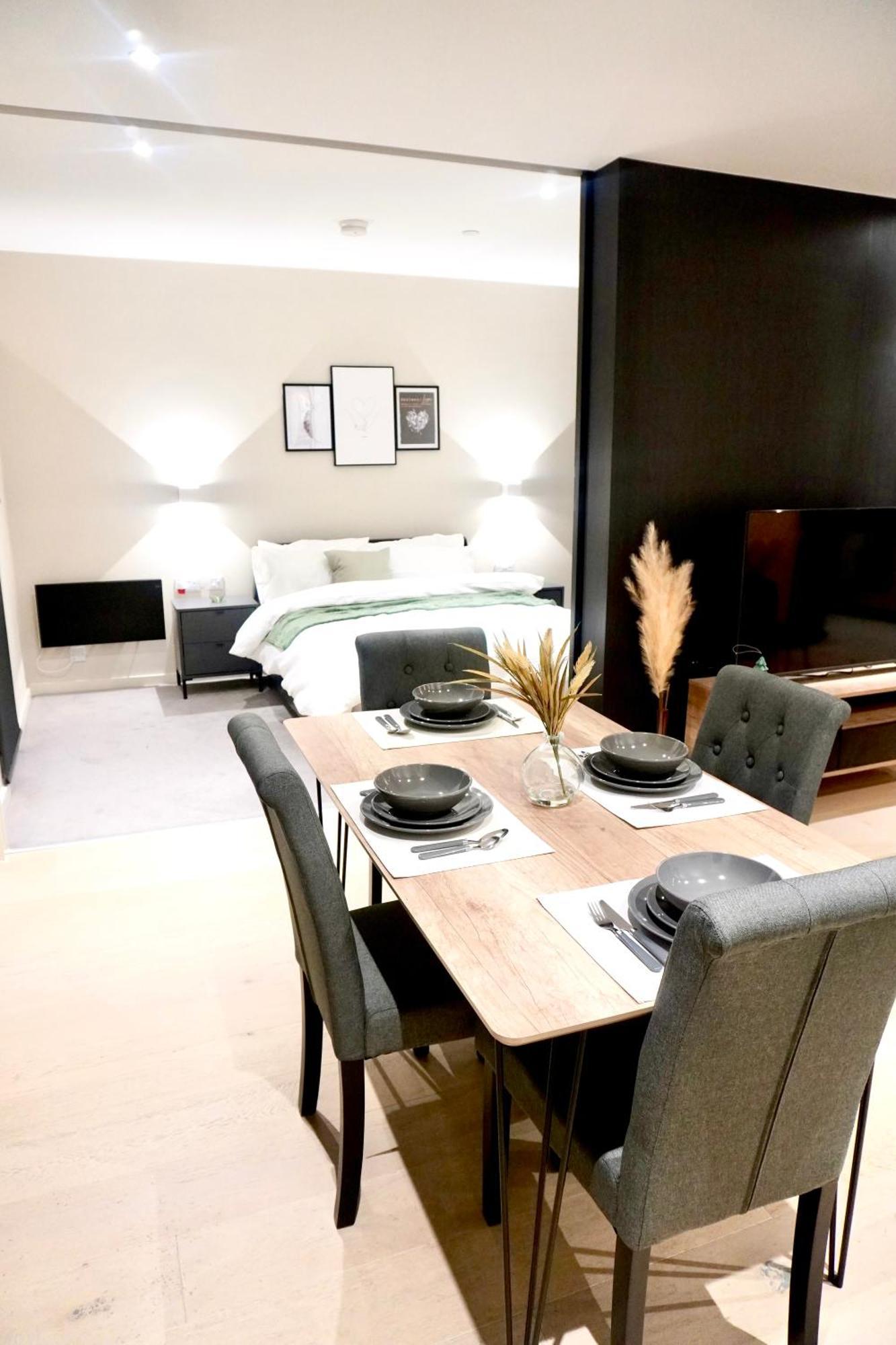 Central Manchester Luxury 2 Bed Apartment With Balcony Extérieur photo